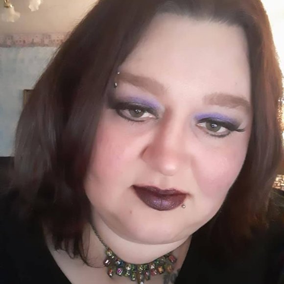 Meet your Posher, Holly - Picture 3 of 13